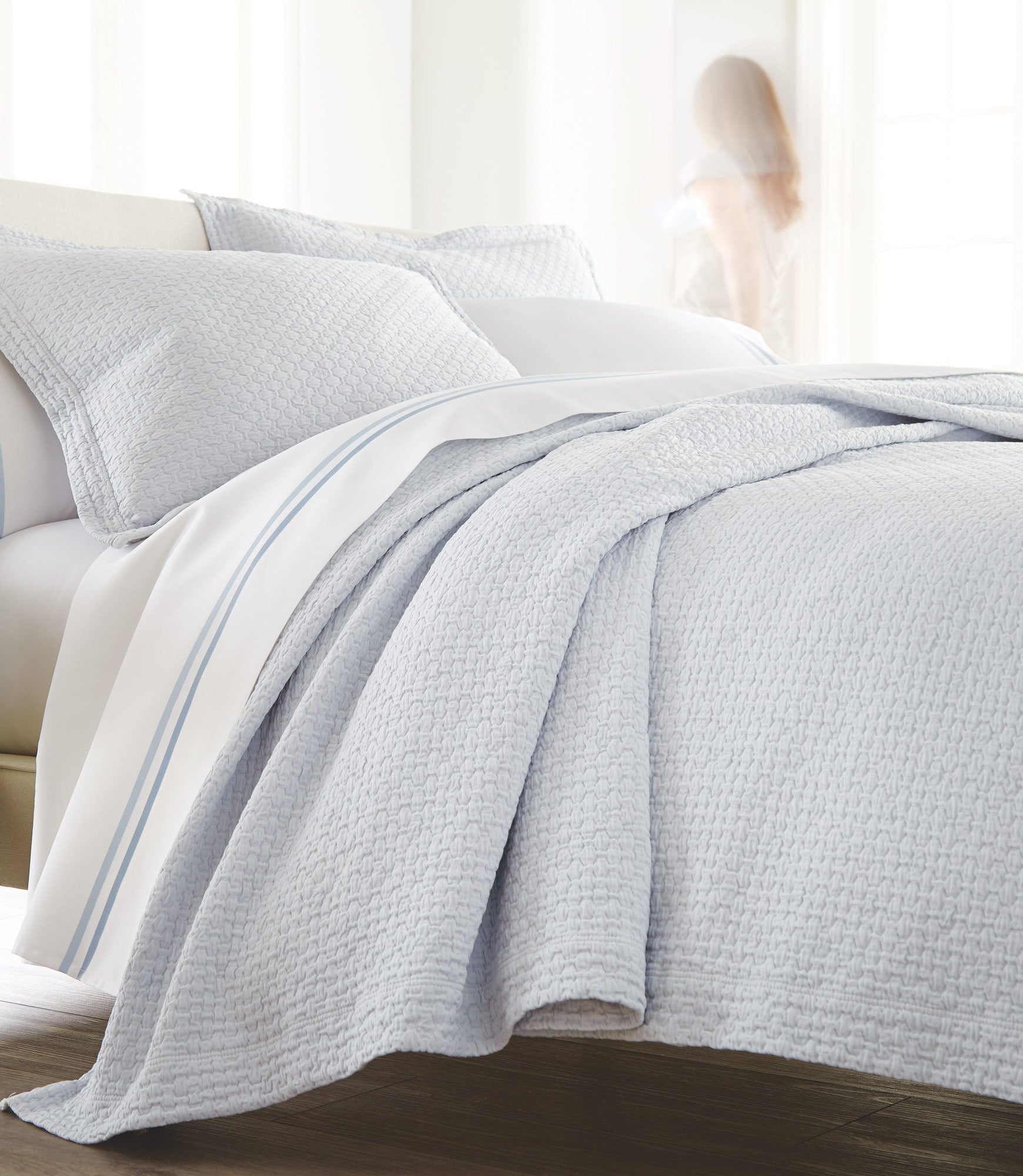 Juliet Matelassé Coverlet