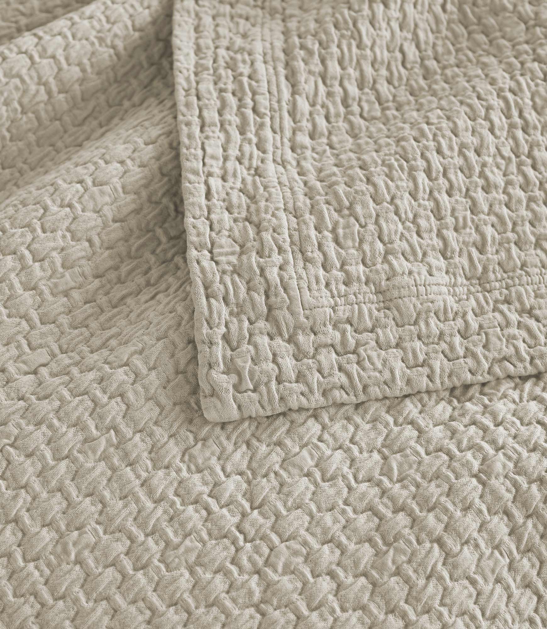 Juliet Matelassé Coverlet
