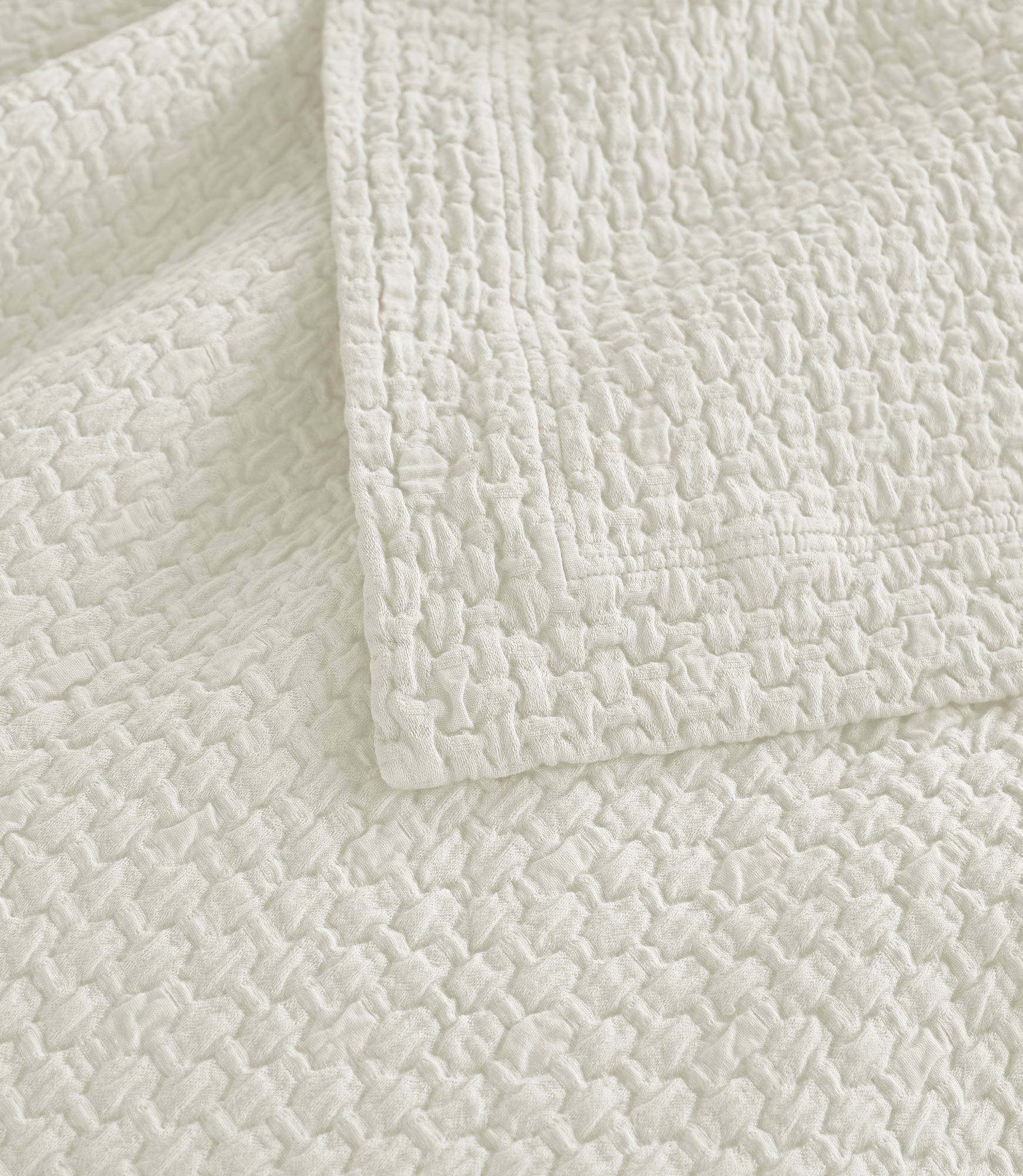 Juliet Matelassé Coverlet
