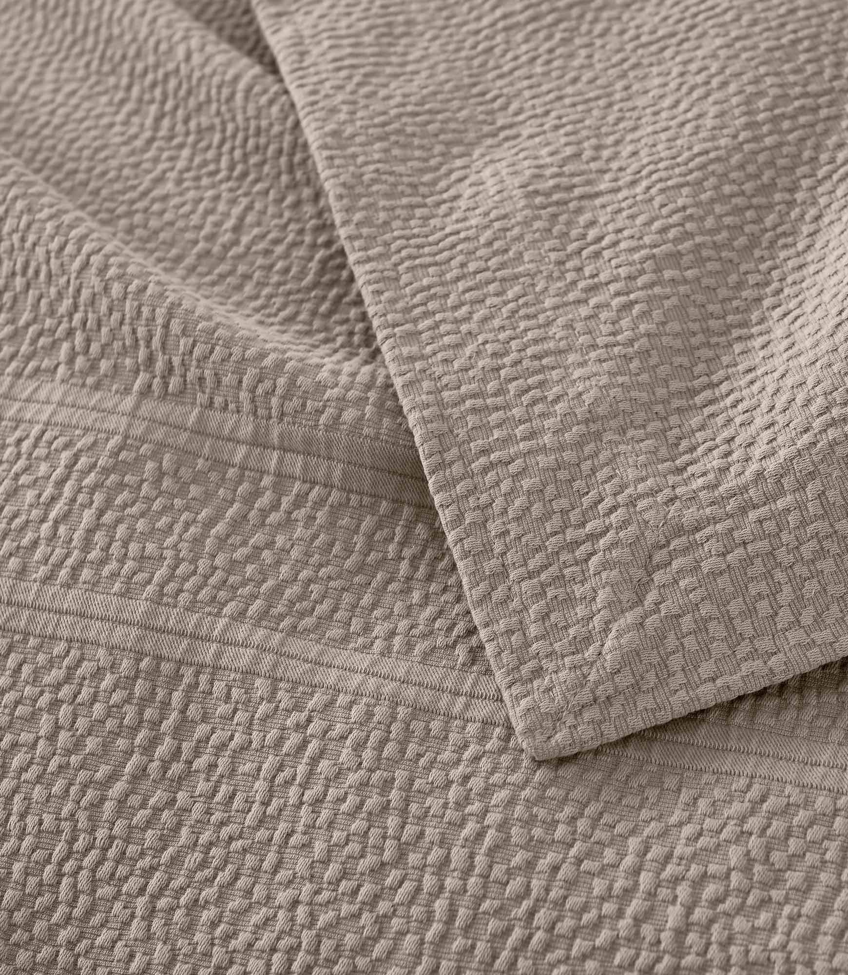Montauk Matelassé Coverlet